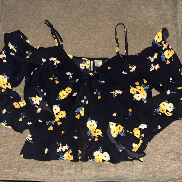 Off shoulder with spaghetti with thin straps - $14 - Picture 5 of 7